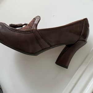 Earthies Classic Brown Heels